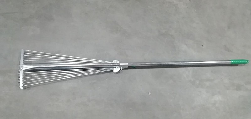 Грабли веерные 15 зубьев с метал.черенком раздвижные оцинкованные 972263