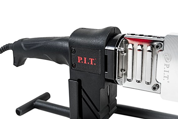 Паяльник для пластиковых труб P.I.T. МАСТЕР PWM43-С1 (1,2кВт нас 20,25,32,40мм t0-300 кейс)