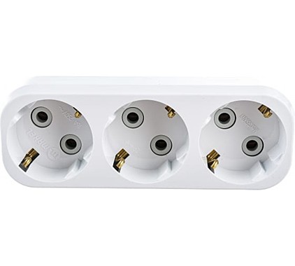 Тройник электрический MAKEL 3 гнезда с/з 10033