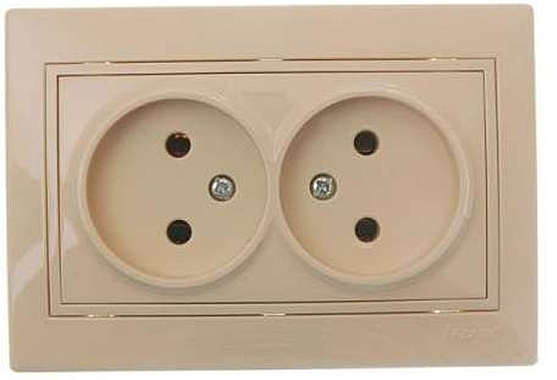 Розетка Lezard МИРА двойная б/з керамика кремовая с крем.вставкой 701-0303-128